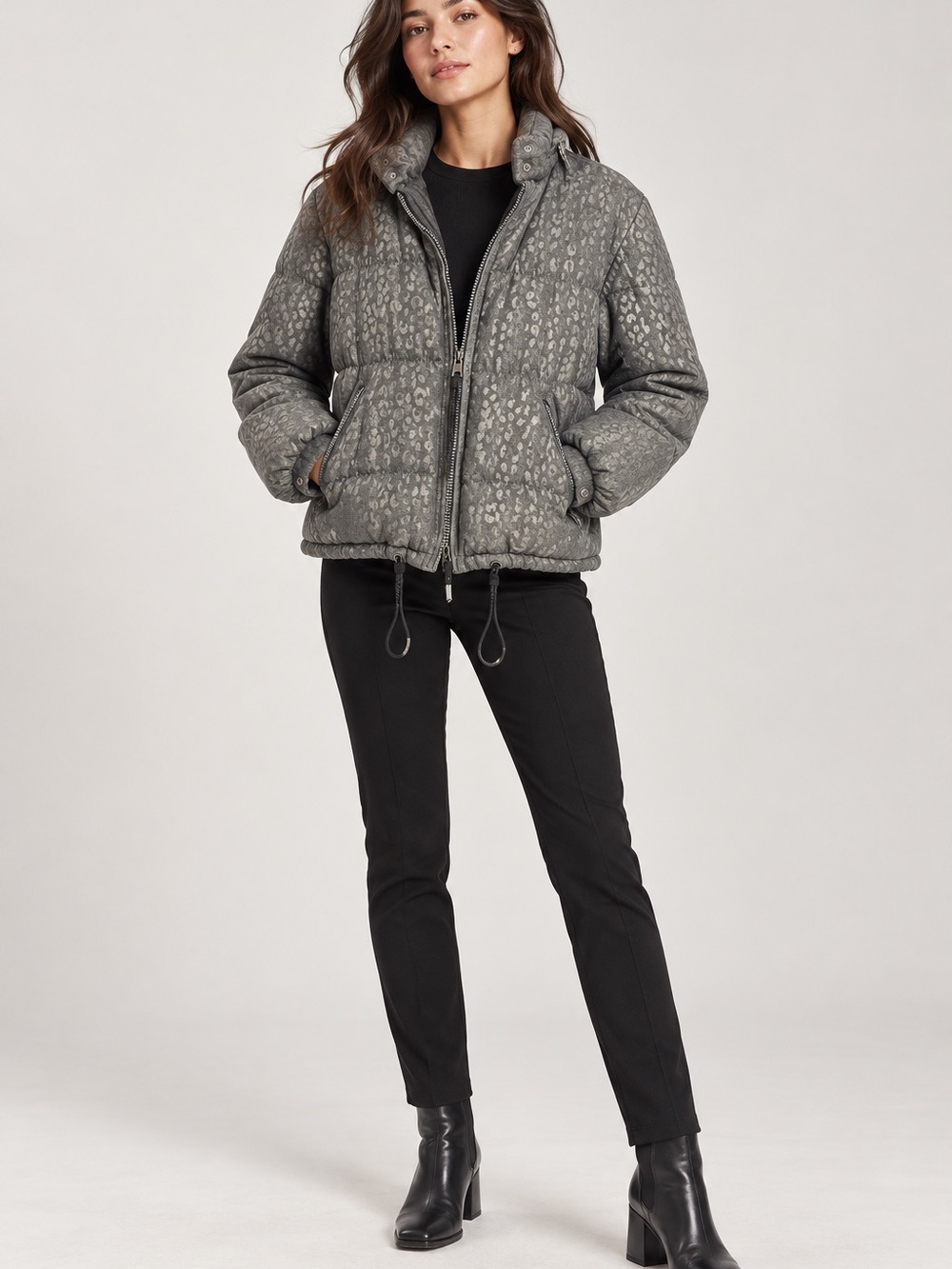 Kritzia Madd in Italy Women's Quilted Puffer Jacket in Grey